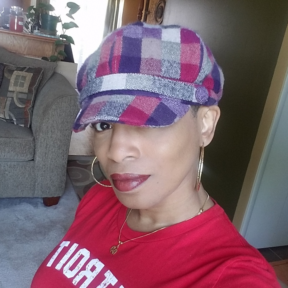 Colorfully cute hat - Picture 2 of 2
